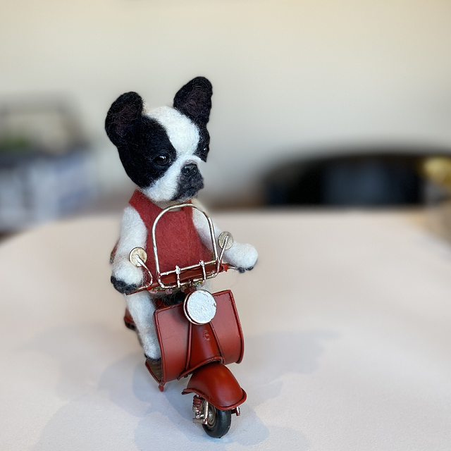 バイクに乗ったフレブル