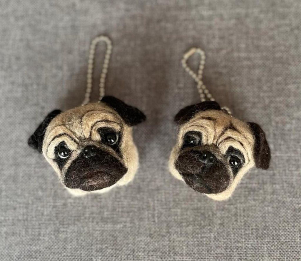 パグの顔のキーホルダー